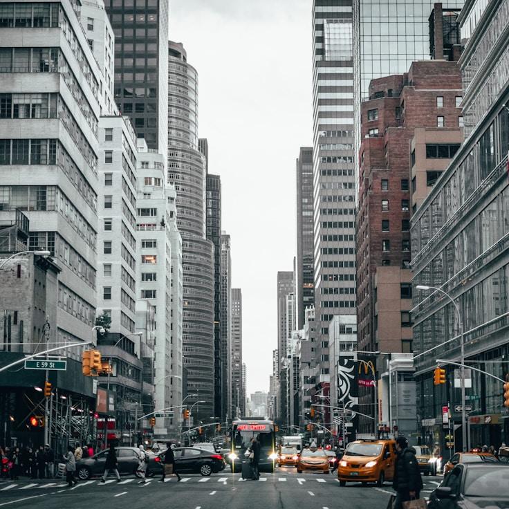 Parents evaluating schools in Italy